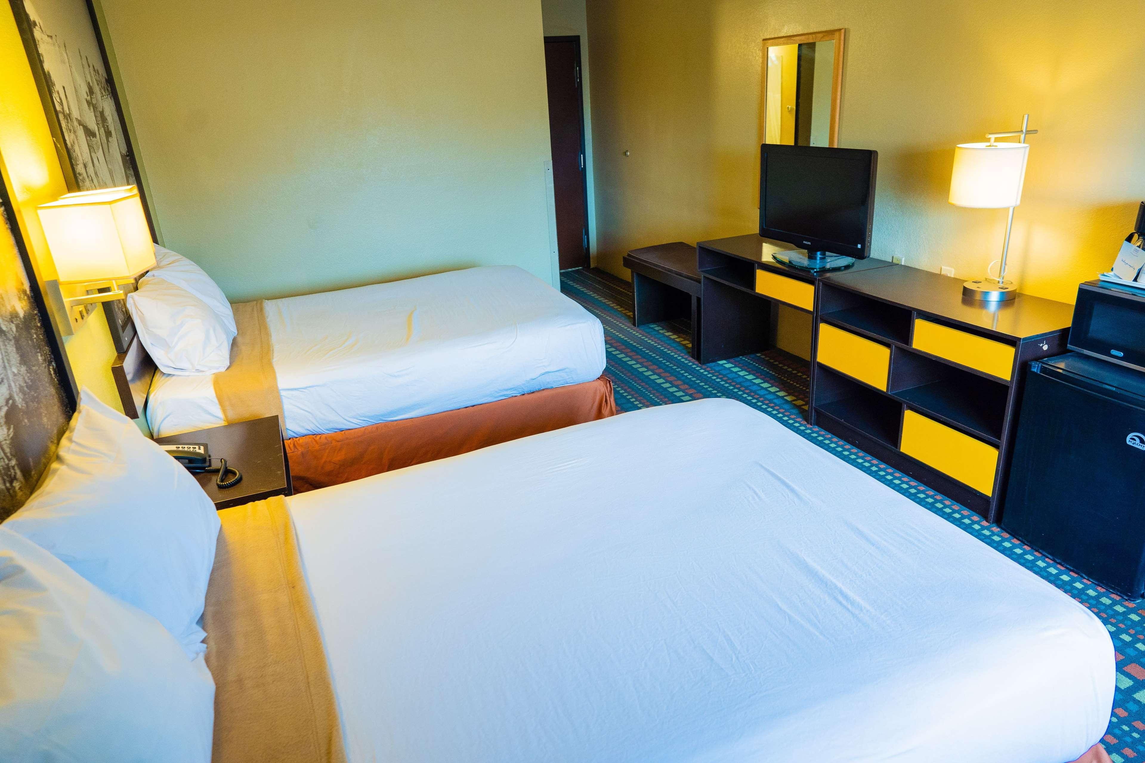 Hotel Super 8 by Wyndham Belen NM Exterior foto